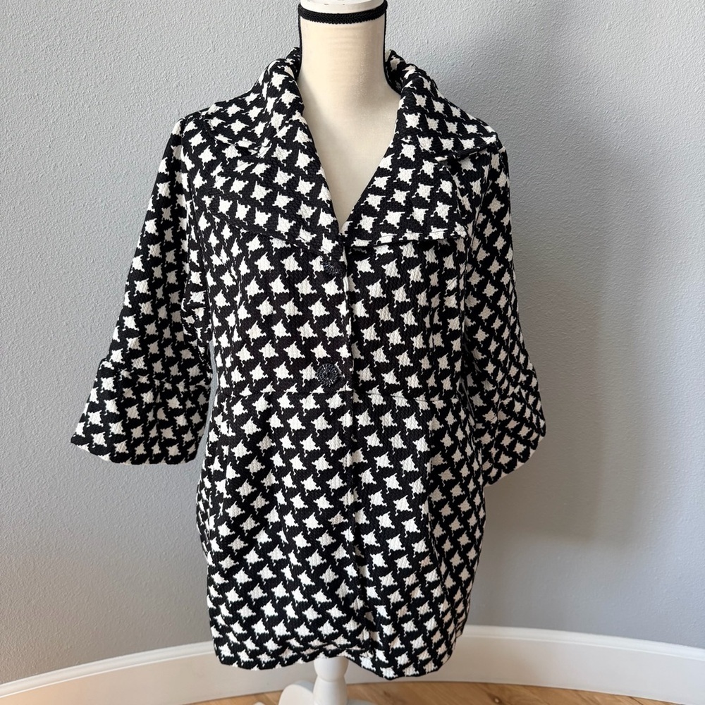 Black & White Houndstooth Open Front Coat